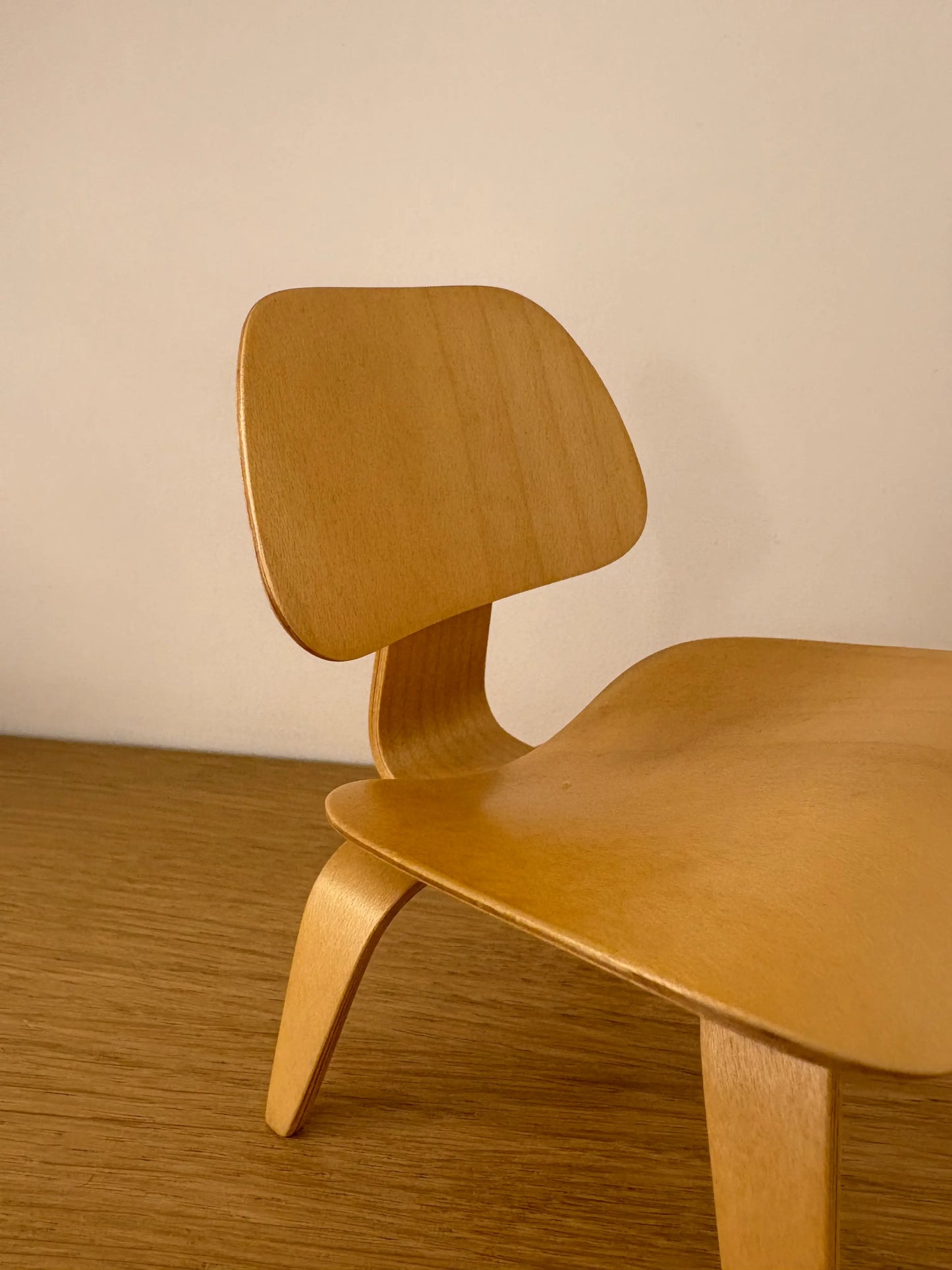 Eames LCW natural Miniature Outlet