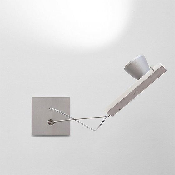 Luminaires Wall.E.D Appliques Plafonniers LED Ingo Maurer en finition noir — image de la galerie