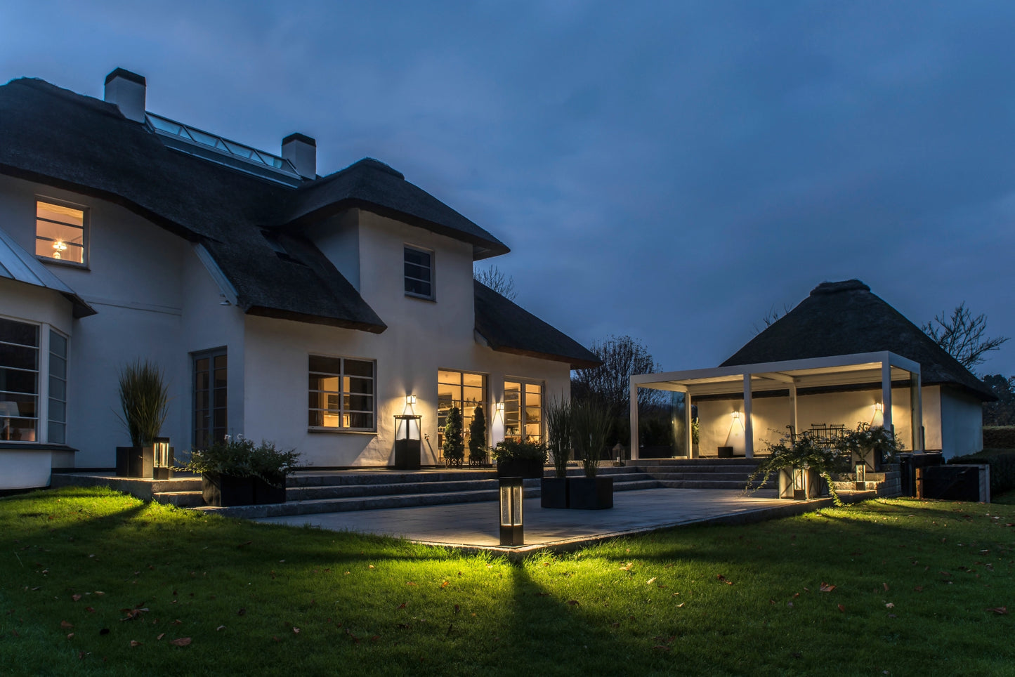 Lantern G1 Bornes Outdoor LED Noir