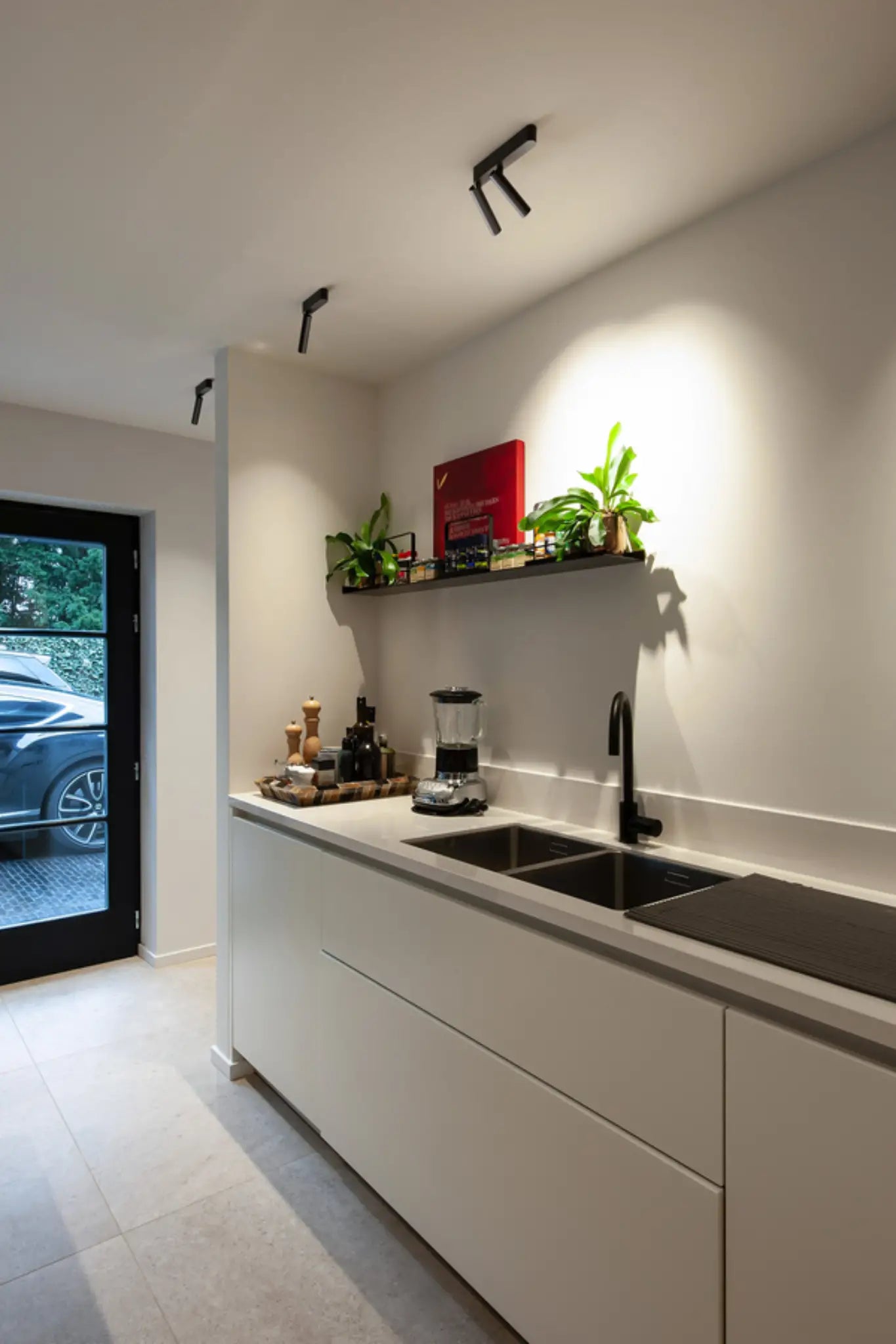 Match Surface 2.0 Spots