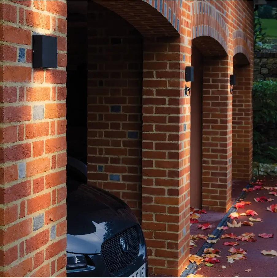 Elis Single LED IP54 Appliques Outdoor
