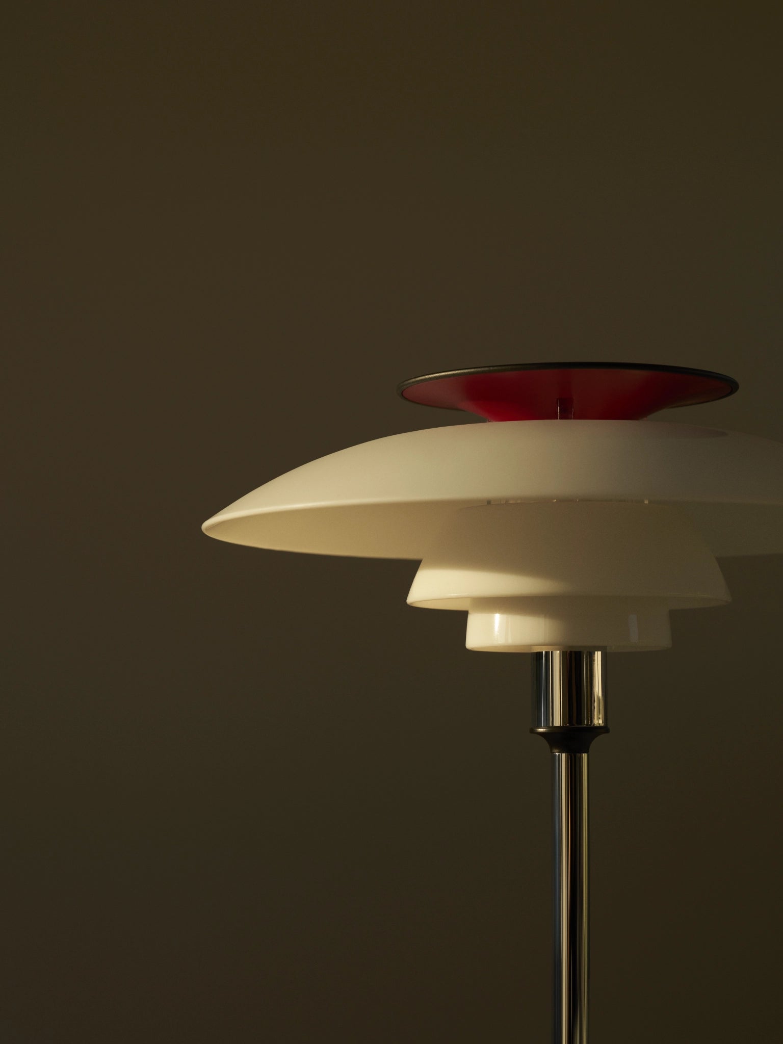 PH 80 Lampes à poser chrome avec détail rouge