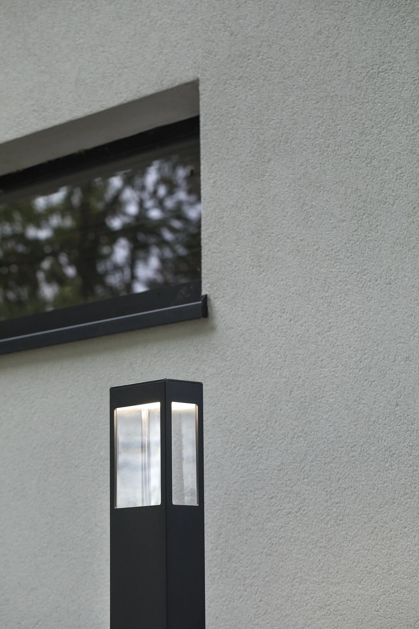 Tétra N° 4 LED avec prises Piliers Outdoor