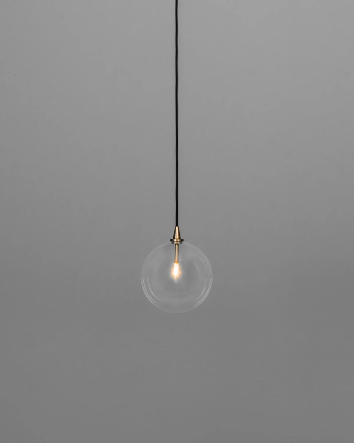 Glass Globe Pendant fi 200 Suspensions
