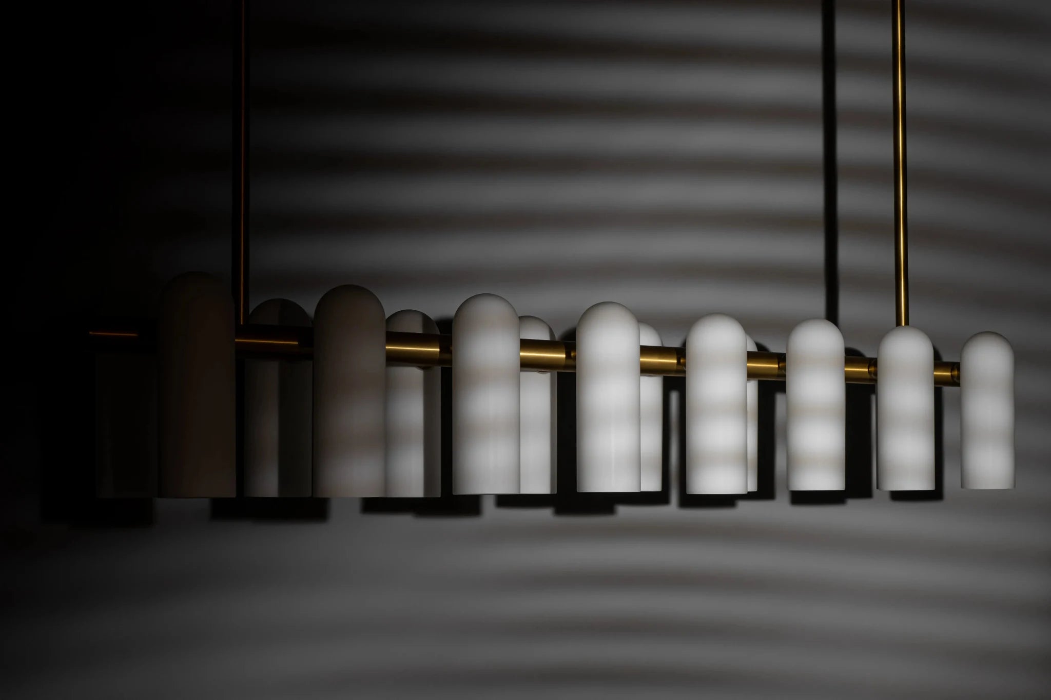 Odyssey Linear Chandelier LG Opale mat Suspensions