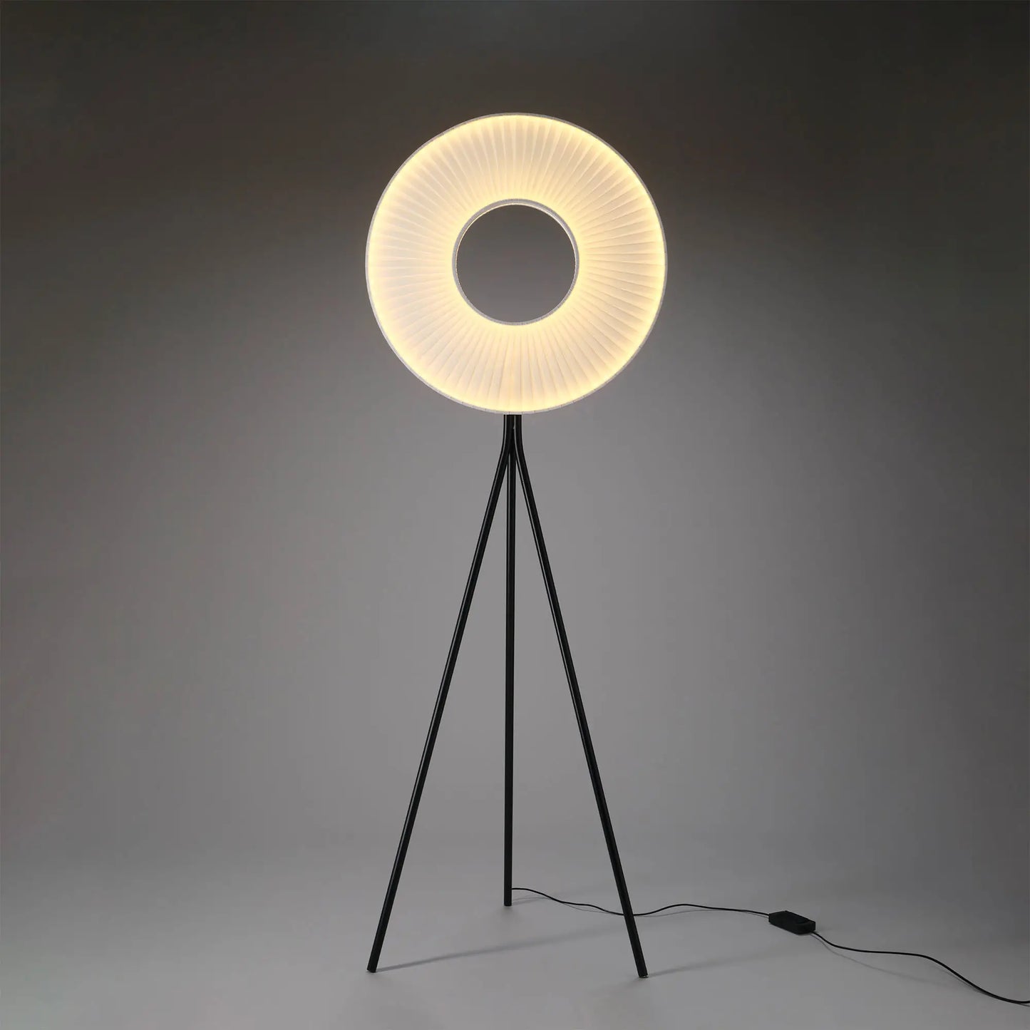 Iris floor tripod 60 Lampadaires LED