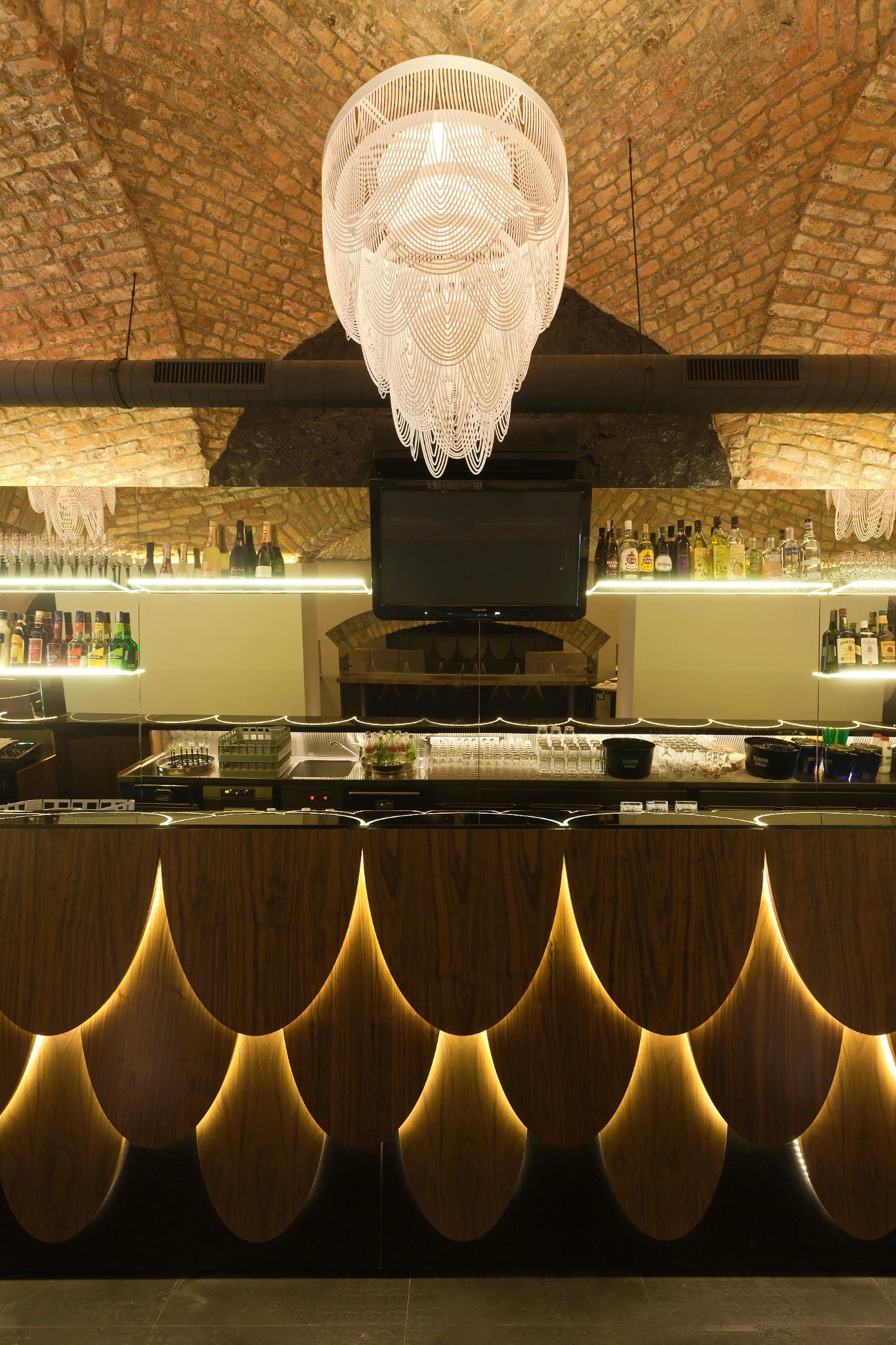 Ceremony L Suspensions