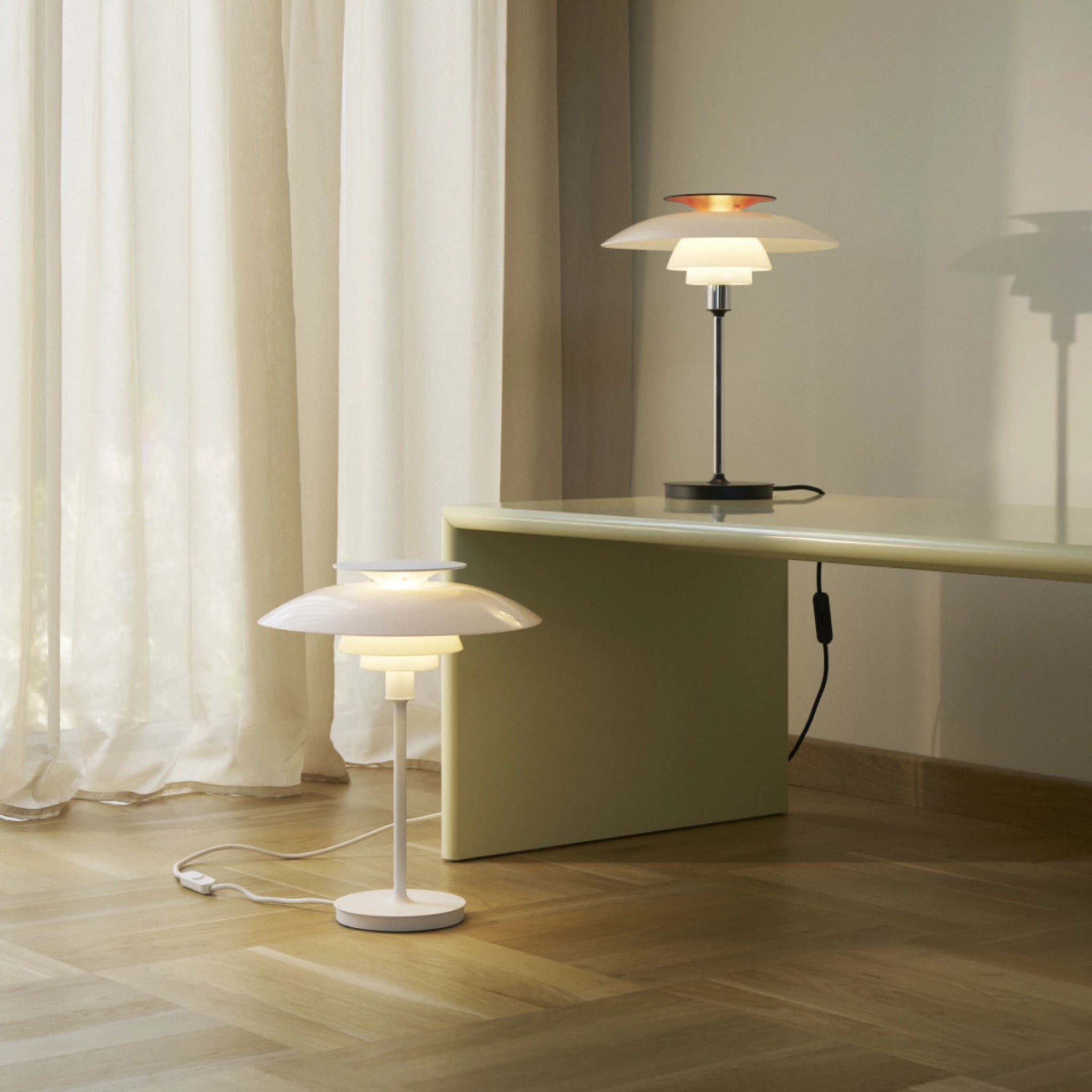 PH 80 Lampes à poser allumée dans un décor