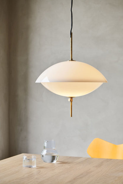 Clam Ø44cm Suspensions Verre opale-Laiton