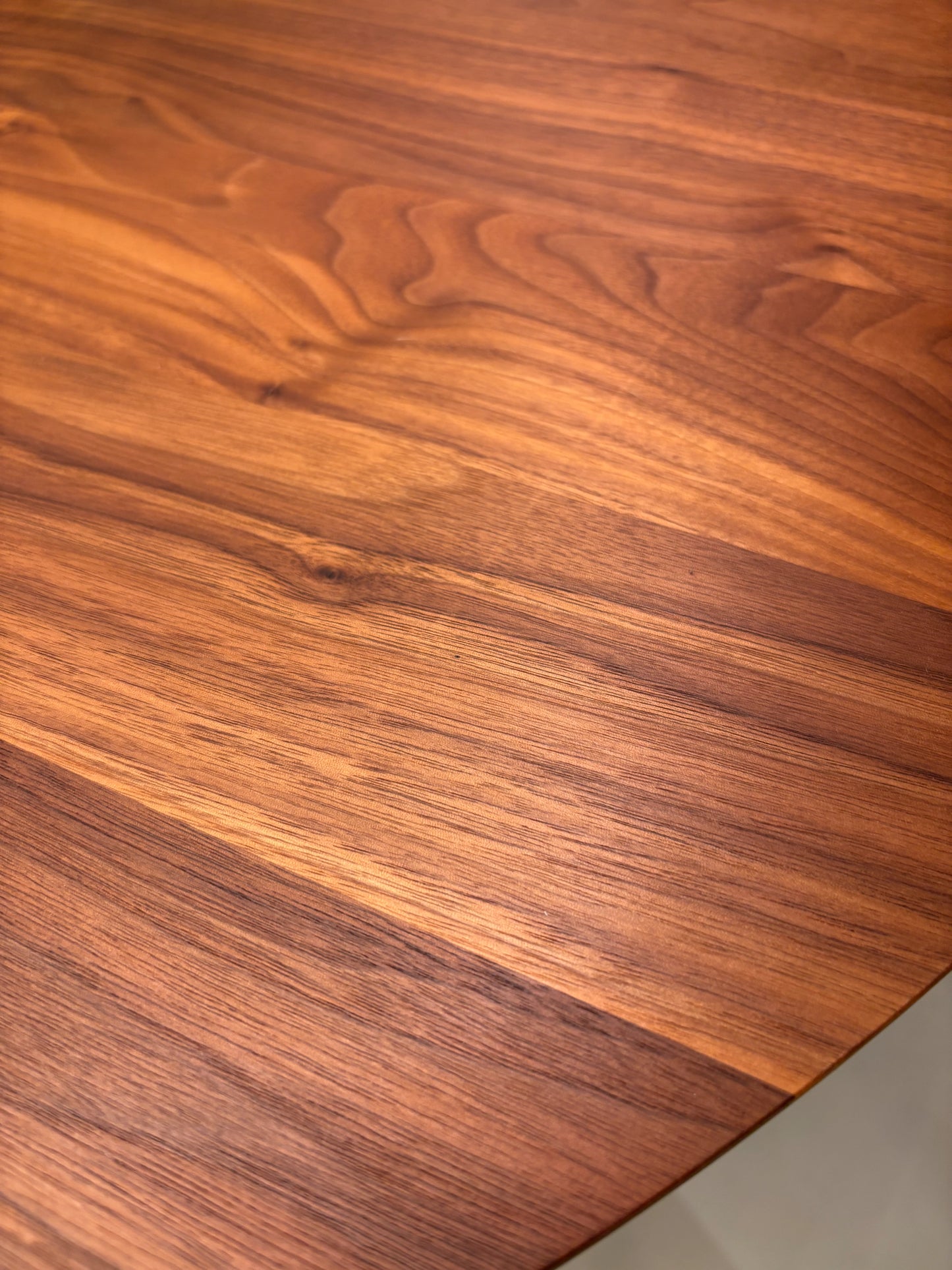 In Between SK12 Table Outlet