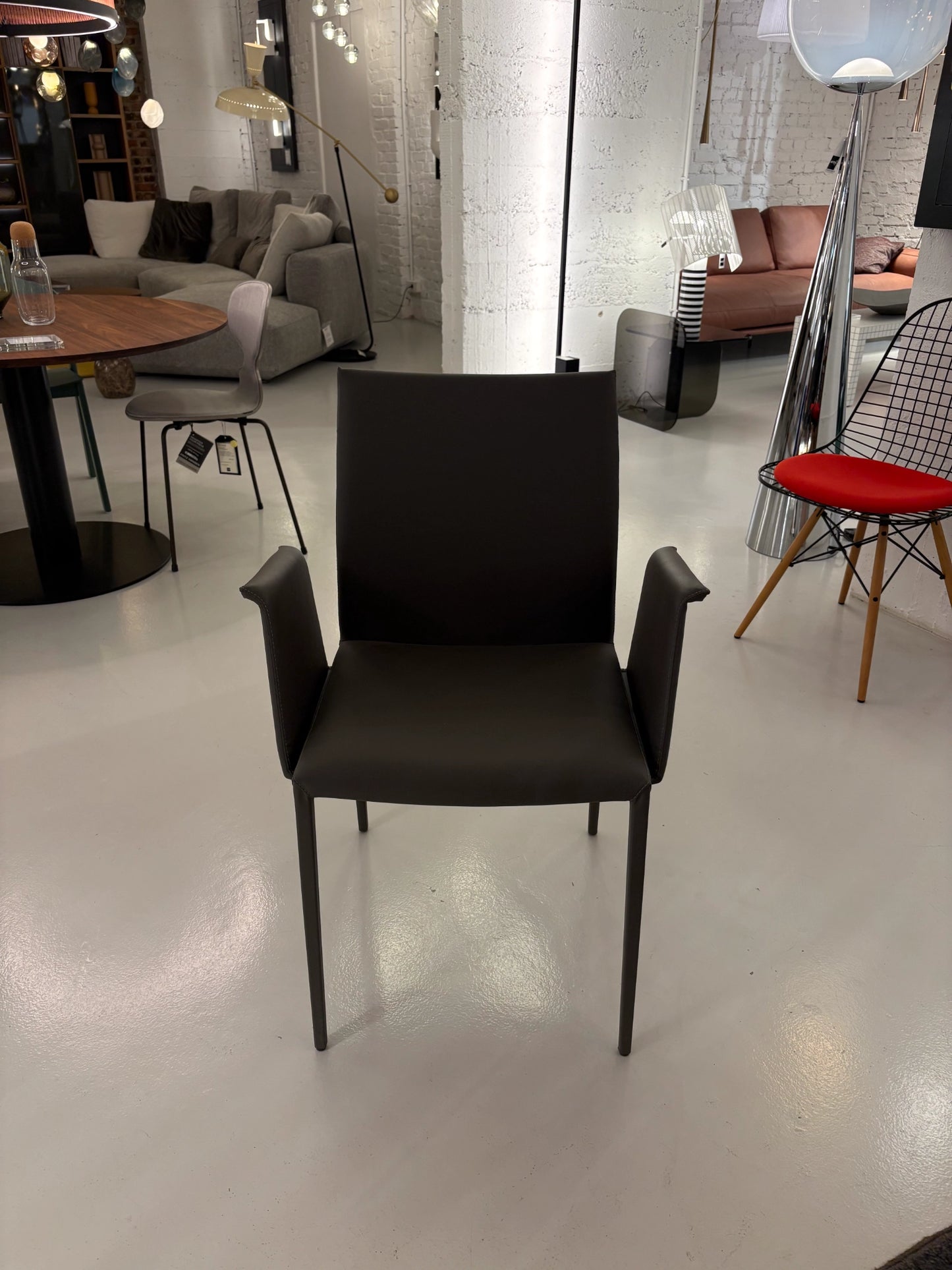 Norma B Chaise Outlet