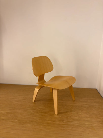 Eames LCW natural Miniature Outlet