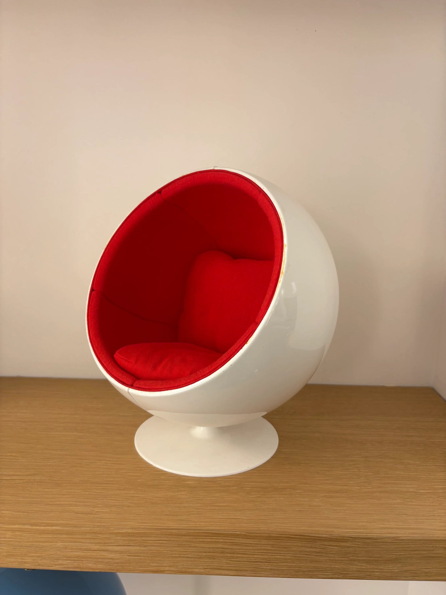 Ball Chair miniature Outlet