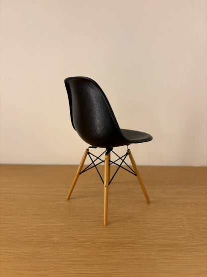 Eames DSW black Miniatures Outlet