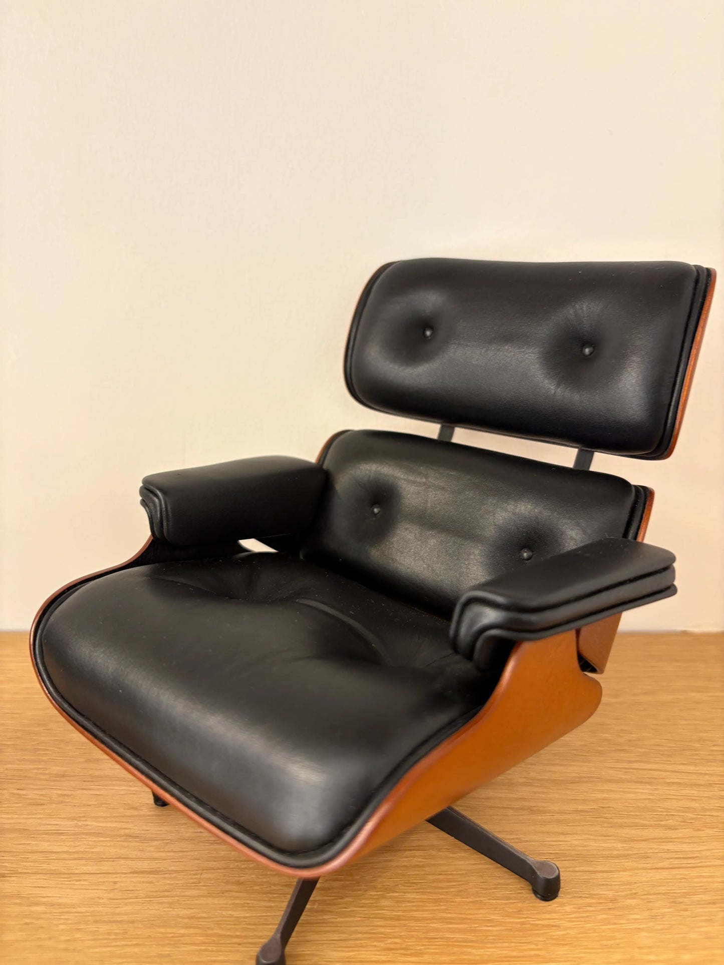 Eames Lounge Chair + Ottoman Miniatures Outlet