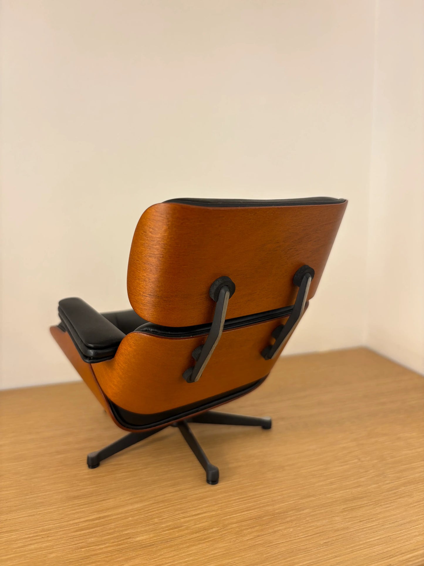 Eames Lounge Chair + Ottoman Miniatures Outlet