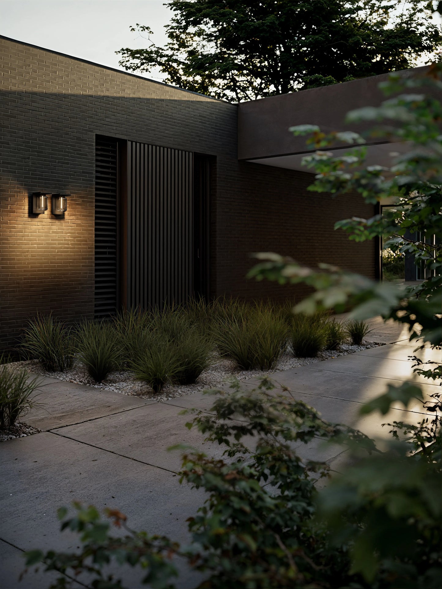 Dia F Appliques Outdoor