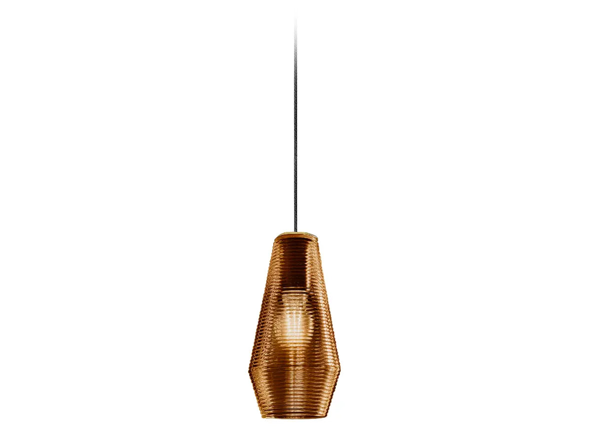 Olivia Noir pour Suspensions multiples