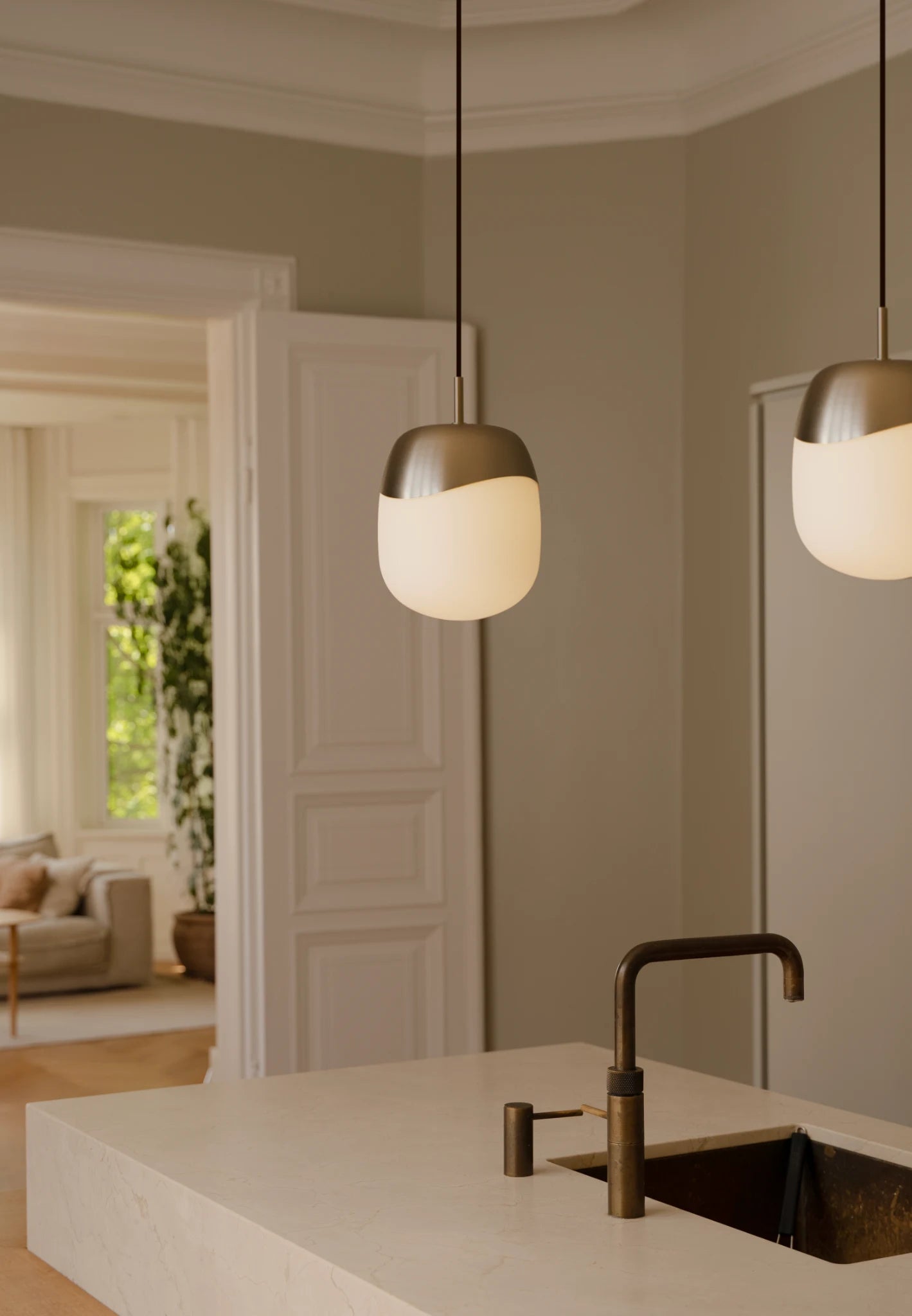 Spring Medium Suspension LED