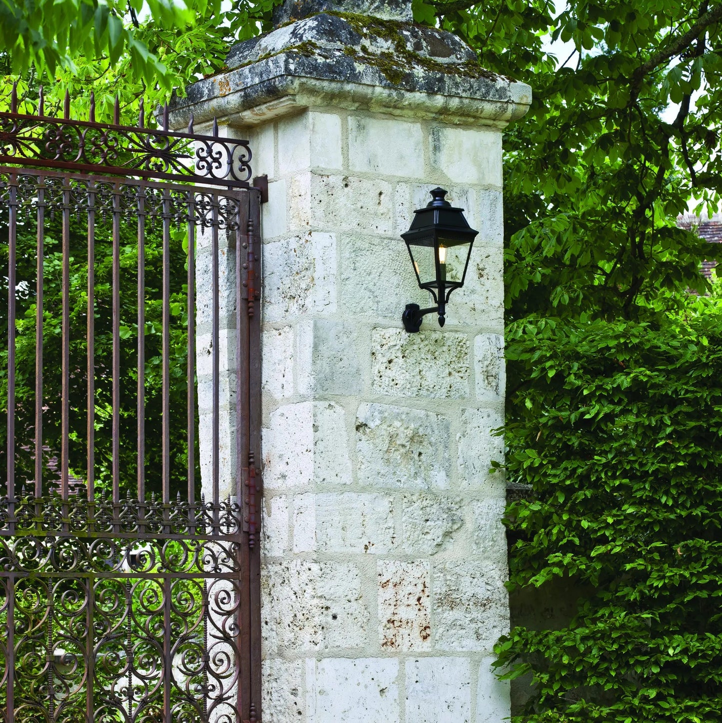 Avenue 3 N° 4 LED opale Appliques Outdoor