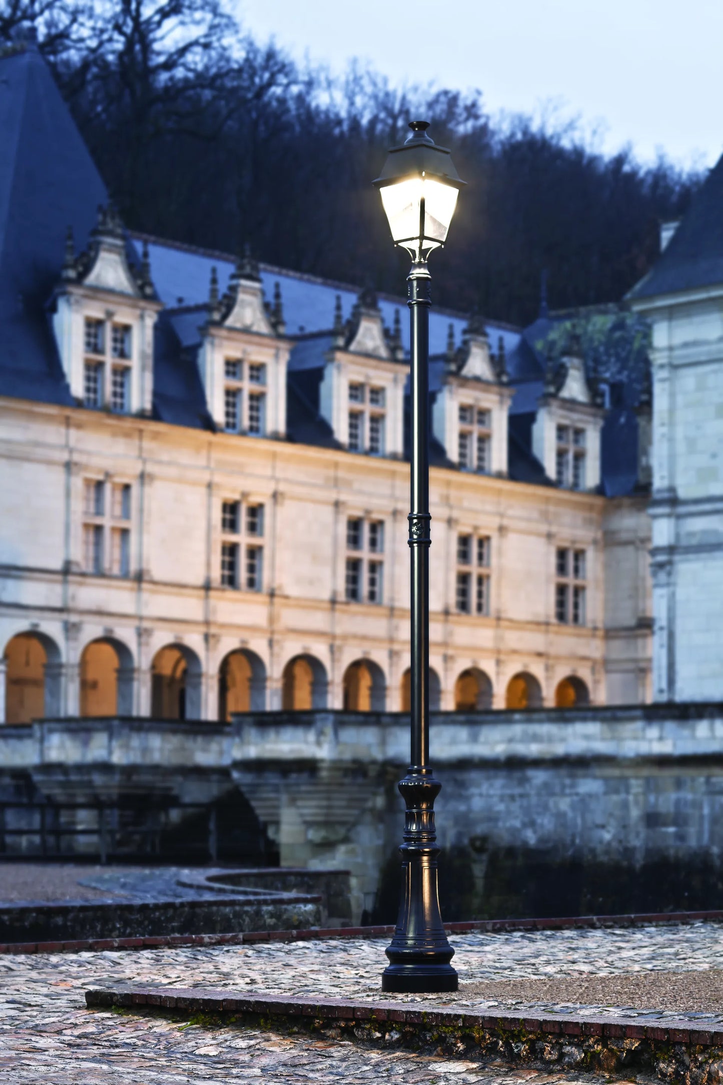 Avenue 4 N° 9 LED opale Lampadaires Outdoor