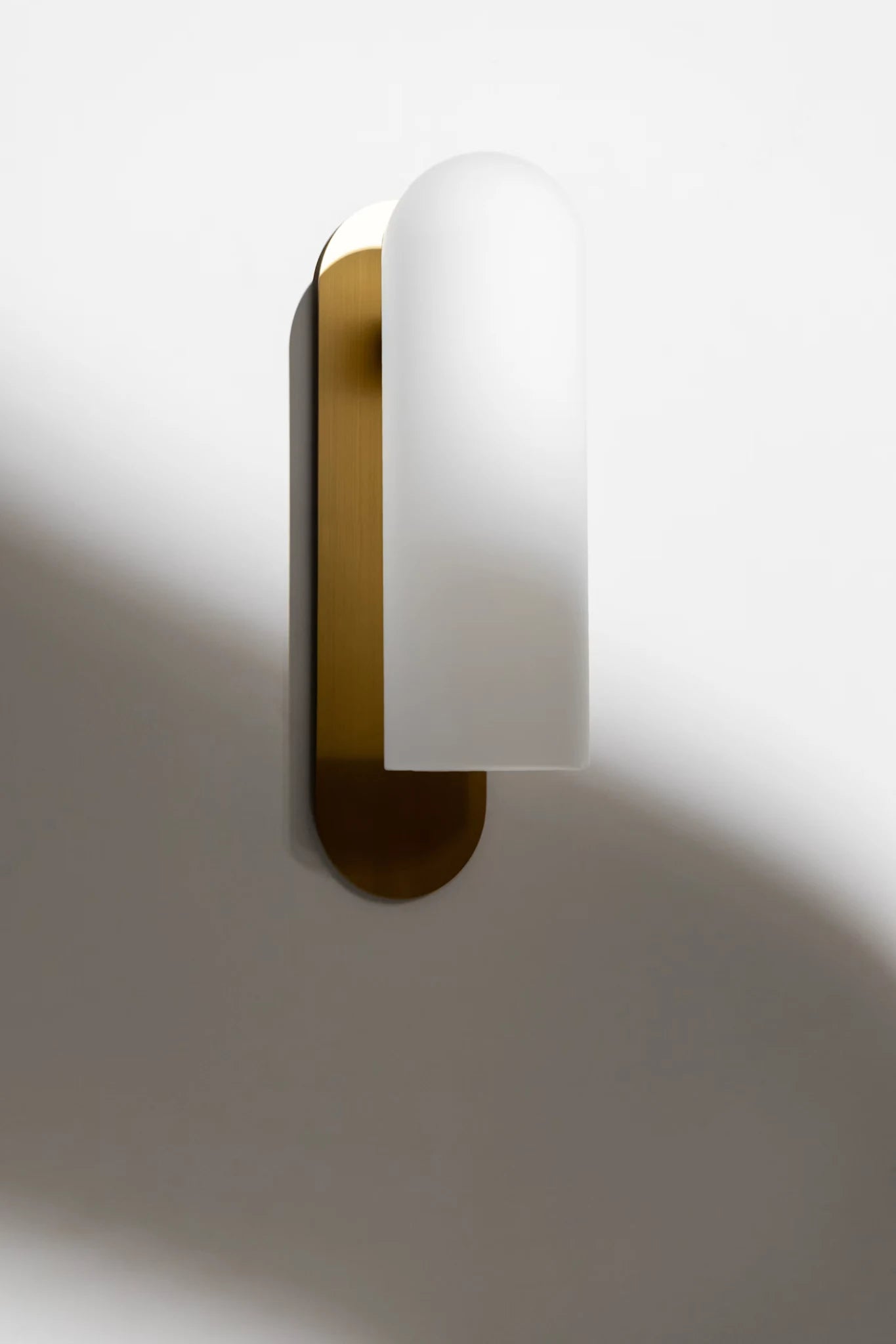 Odyssey Wall Sconce LG Opale mat Appliques